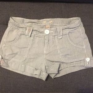 3 for $35 It’s SO Ish Size 7 Summer Shorts!!!